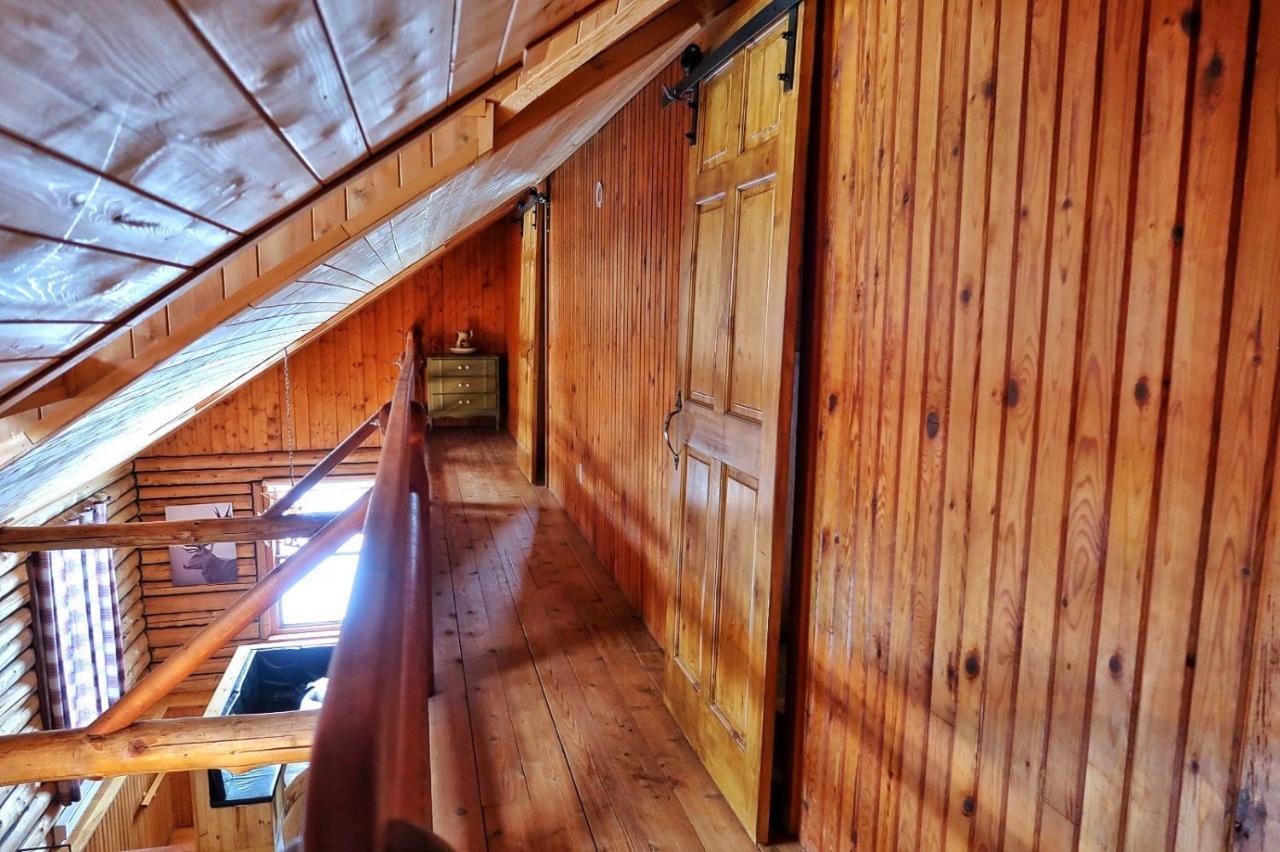 La Minerve Cozy Log Cottage מראה חיצוני תמונה