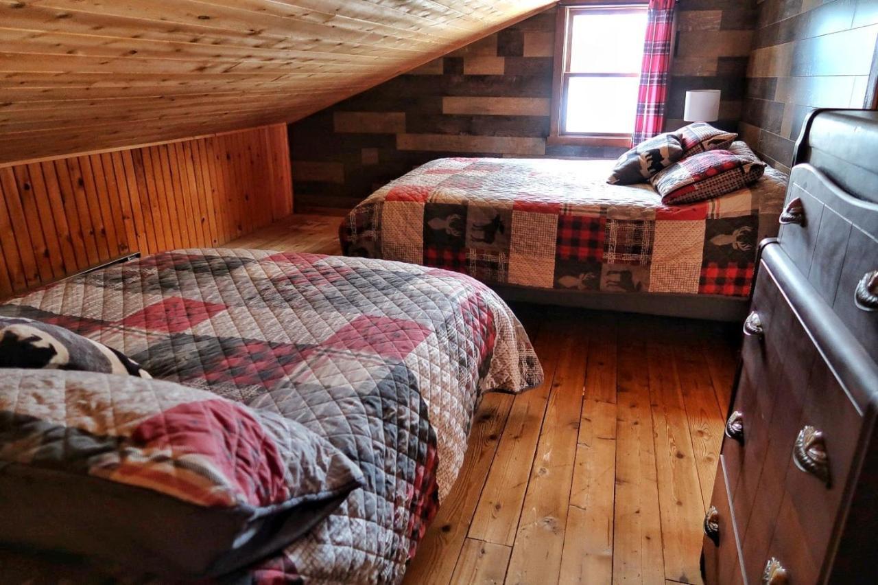 La Minerve Cozy Log Cottage מראה חיצוני תמונה