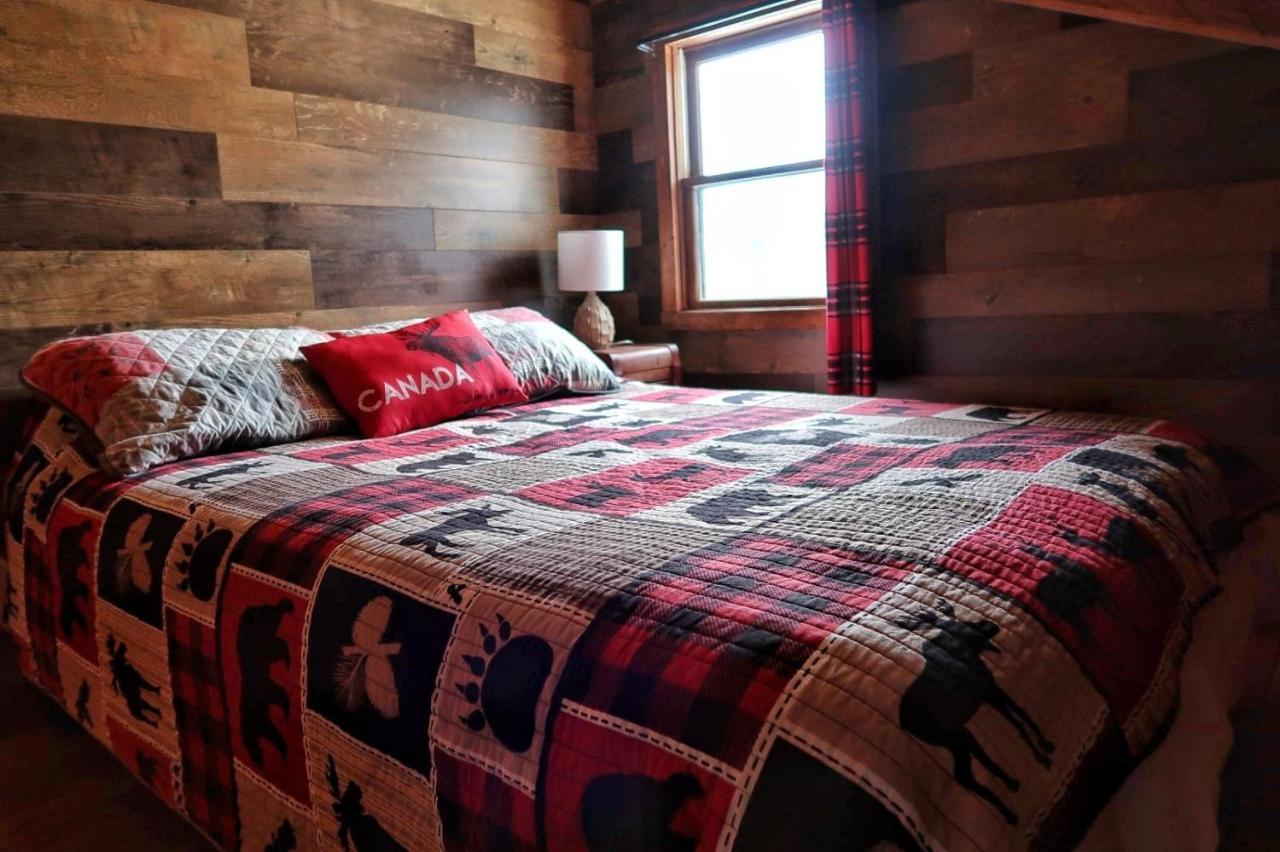 La Minerve Cozy Log Cottage מראה חיצוני תמונה